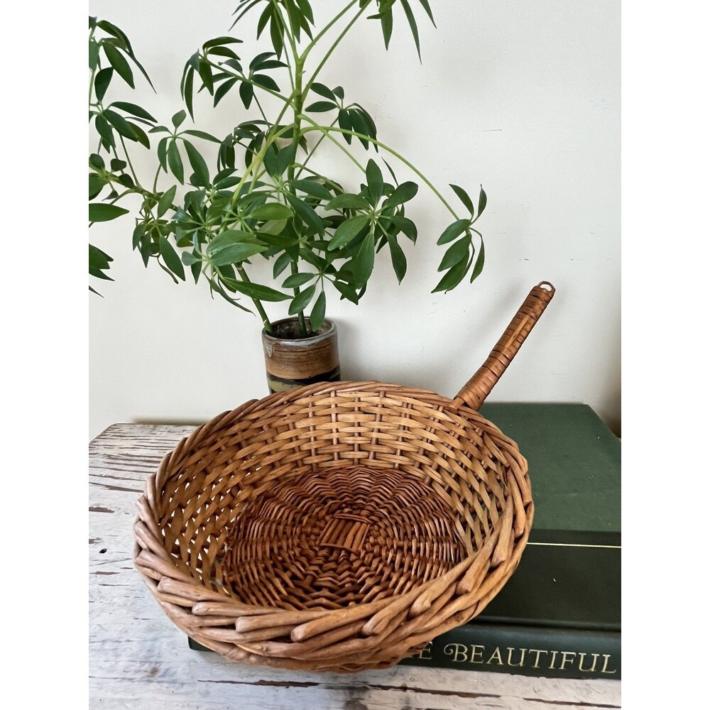 Vintage Primitive Woven Wicker Offering Basket / Farmhouse / Country 13” x 8”